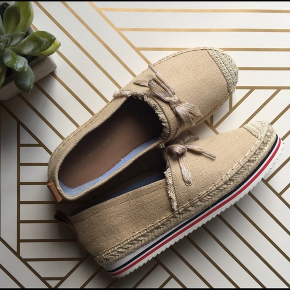 tommy hilfiger cactus slip on